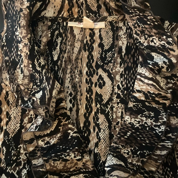 Animal Print Ruffle Top - Picture 4 of 6